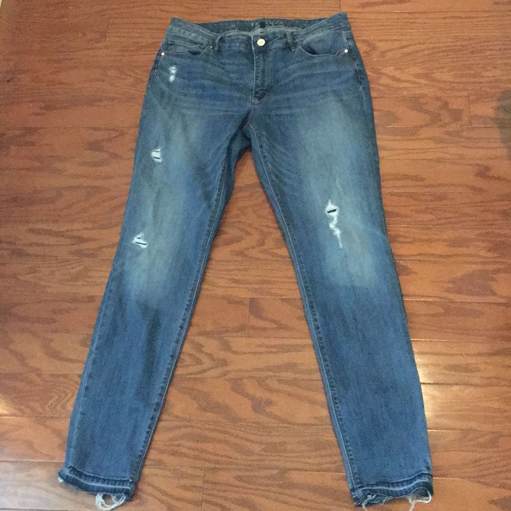 White House Black Market Distressed  Skimmer Jeans